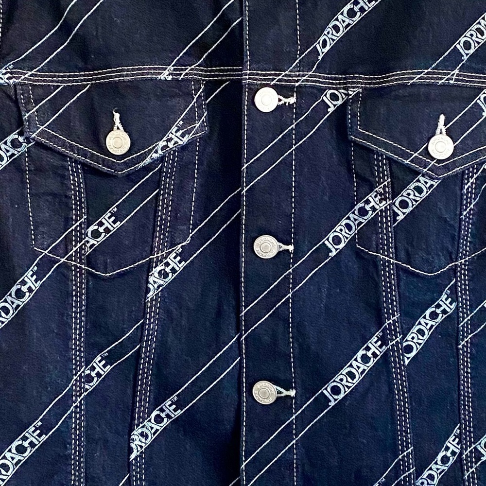 Jordache RINSE DIAGONAL LOGO PRINT SHRUNKEN JACKET - Picture 7 of 14
